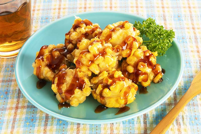 キラキラ輝く！肉だんごのコーン天ぷら