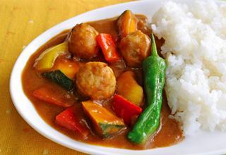 肉だんごの夏野菜カレー